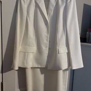 Le Suit Cream Essentials Blazer